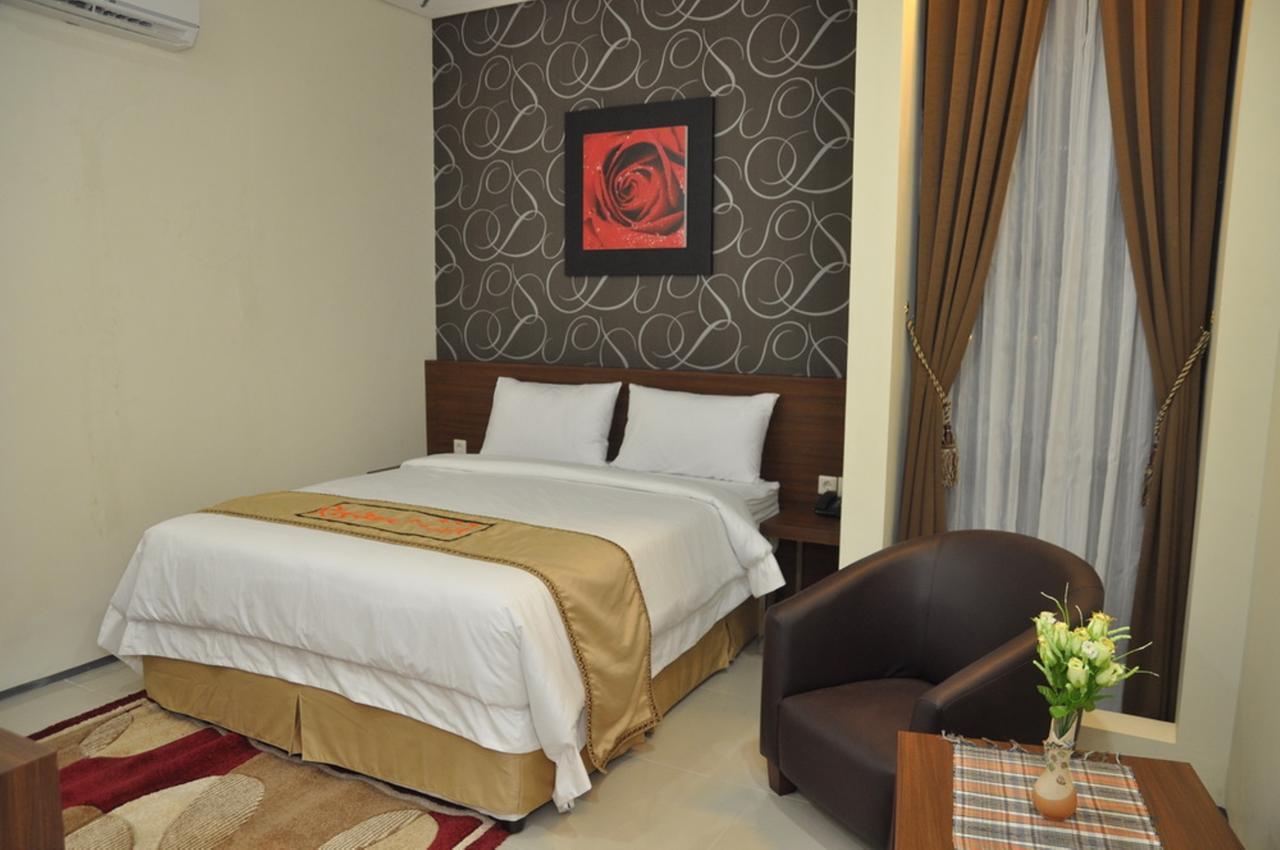 เรจีนา โฮเต็ล เปมาลัง Hotel Pemalang ภายนอก รูปภาพ