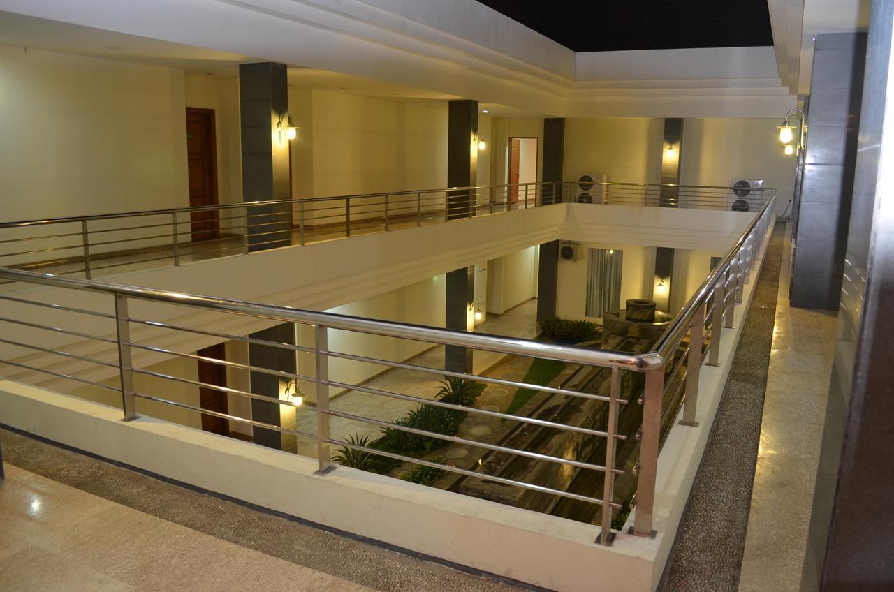 เรจีนา โฮเต็ล เปมาลัง Hotel Pemalang ภายนอก รูปภาพ